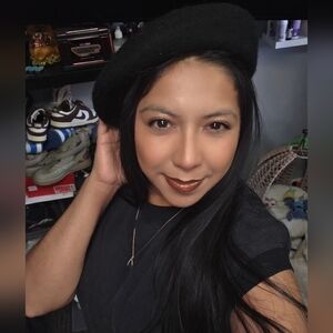 Meet your Posher, Ana